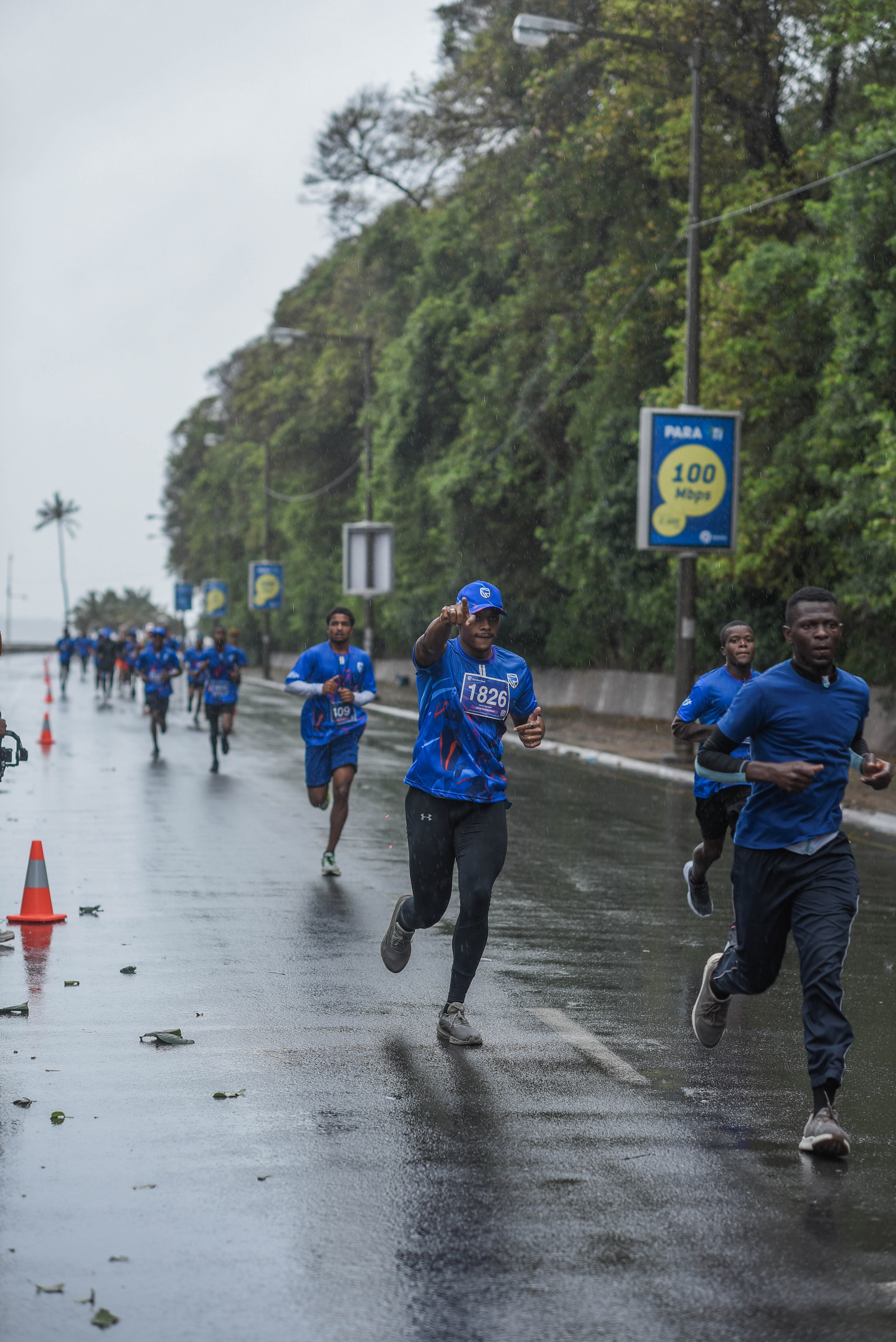 17Corrida Azul.jpg